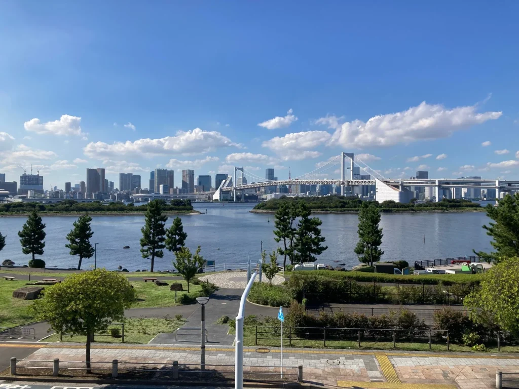 Izakaya junto a la bahía en Odaiba