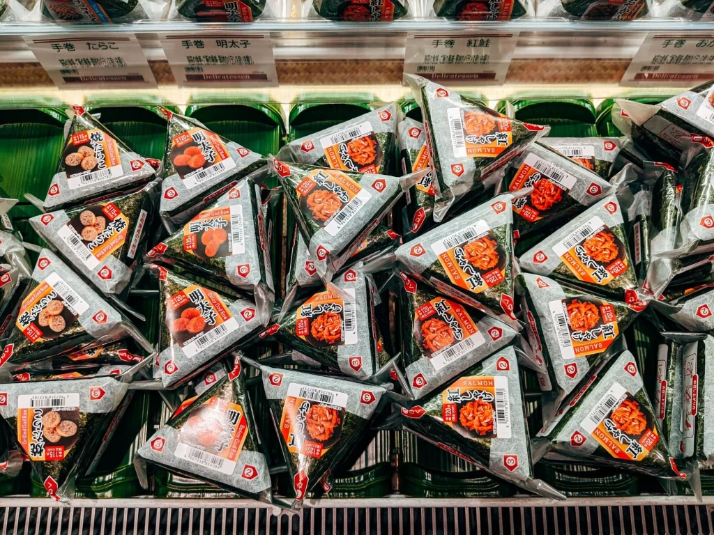 Comida preparada en un convenience store japonés